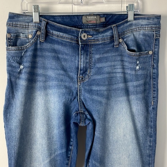Torrid Luxe Slim Boot Cut Jeans Women's Size 14XS Soft Comfy Stretch Casual - Picture 2 of 15